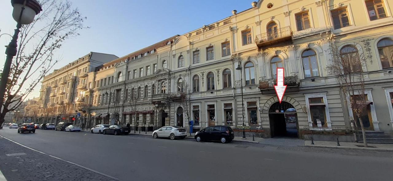 Bright And Cozy Apartment On Aghmashenebeli Avenue 第比利斯 外观 照片